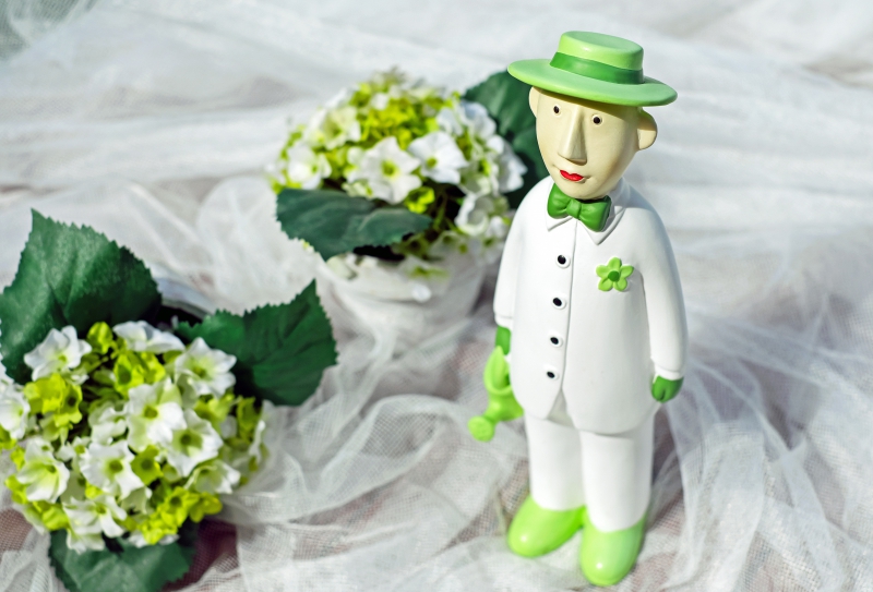 boutique-VERIGNON-min_man-person-flower-green-toy-fig-546529-pxhere.com